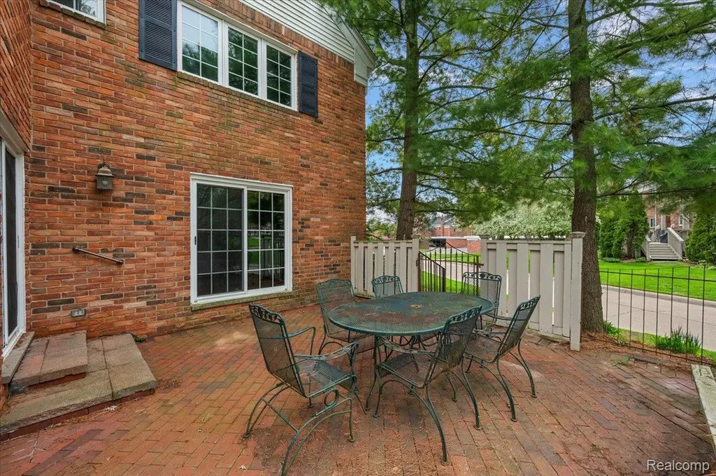 1000 Trailwood Path Bloomfield Hills City MI 48301