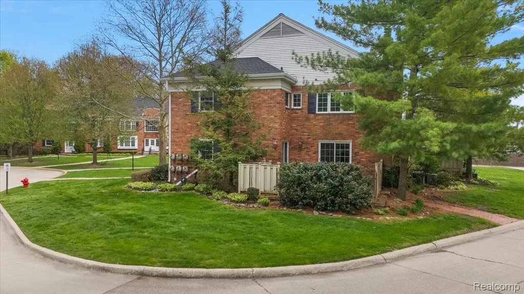 1000 Trailwood Path Bloomfield Hills City MI 48301