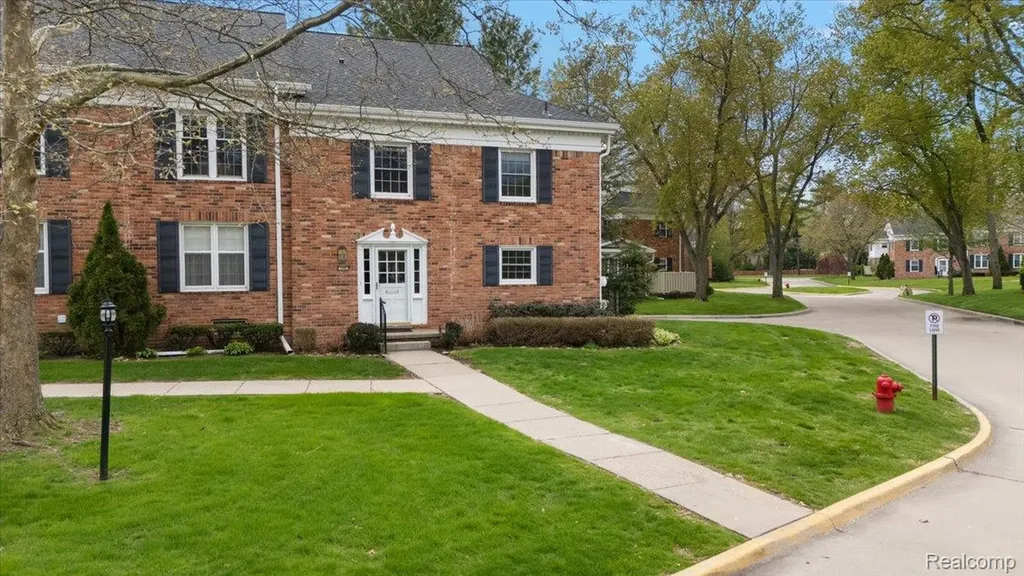 1000 Trailwood Path Bloomfield Hills City MI 48301