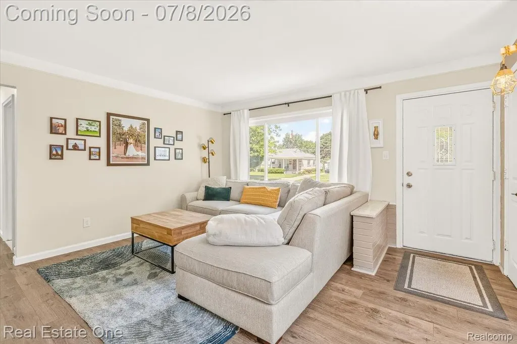 30741 Hathaway Street Livonia City MI 48150