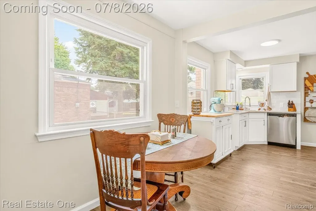 30741 Hathaway Street Livonia City MI 48150