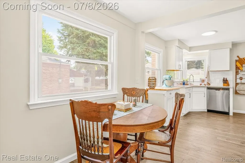 30741 Hathaway Street Livonia City MI 48150