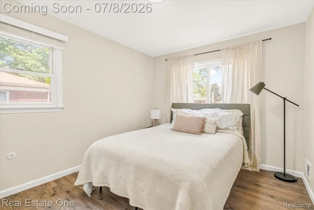 30741 Hathaway Street Livonia City MI 48150