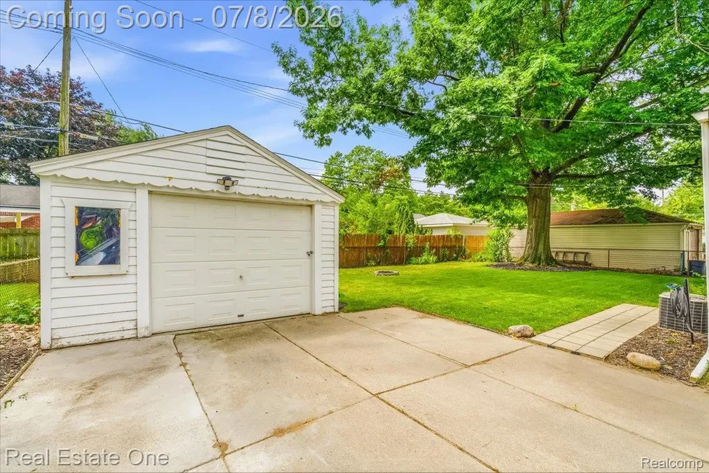 30741 Hathaway Street Livonia City MI 48150