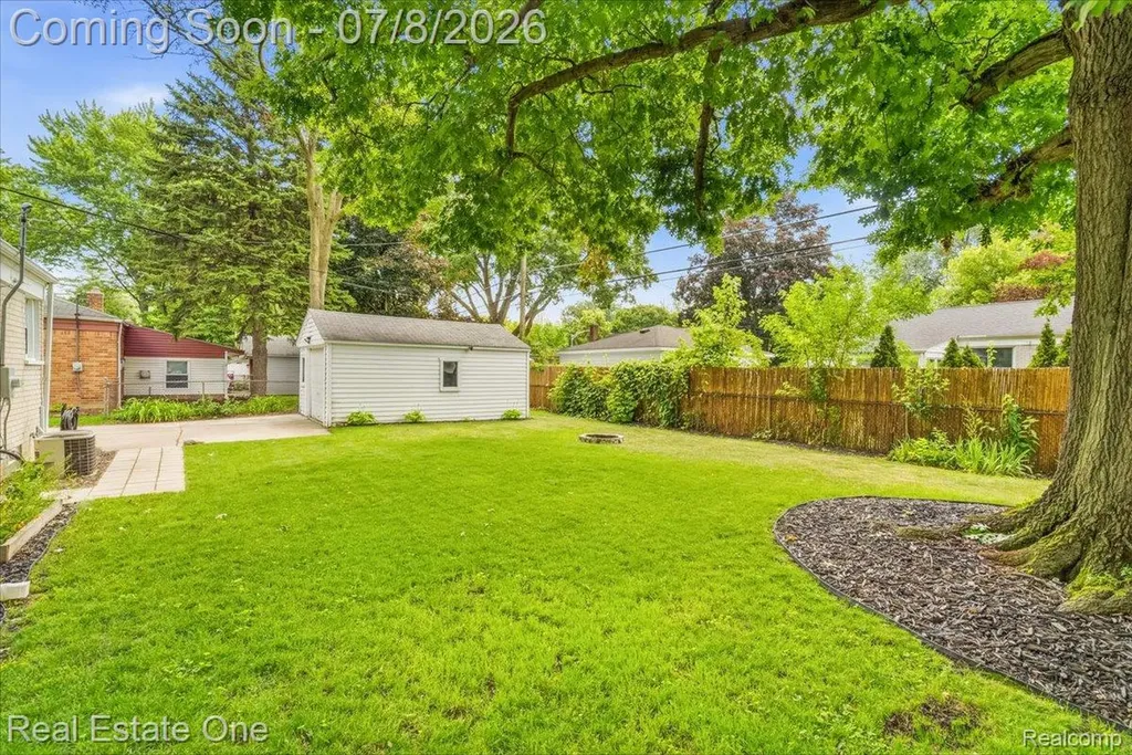 30741 Hathaway Street Livonia City MI 48150