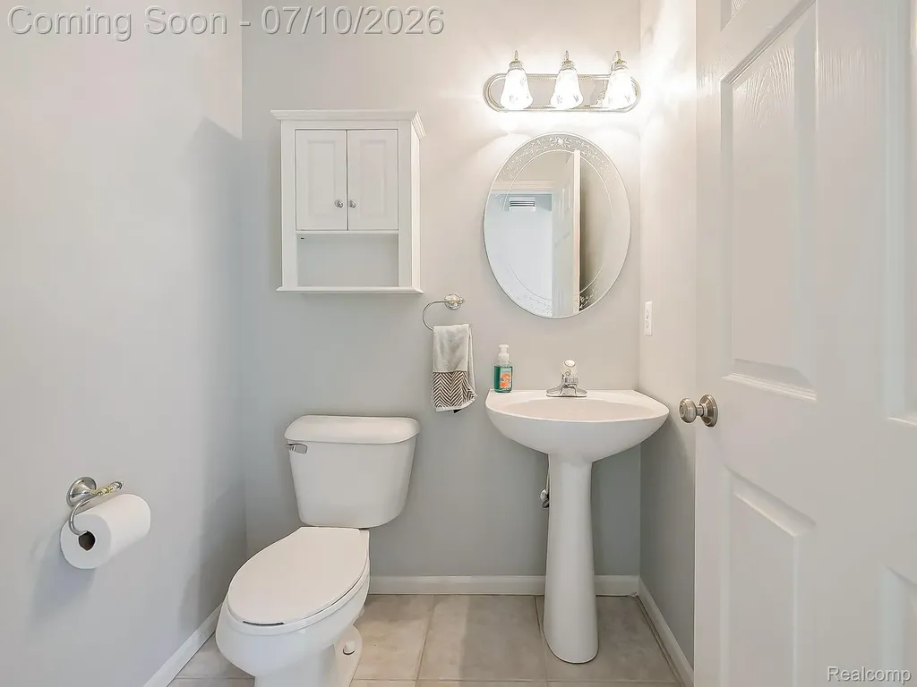 57492 Hawthorn Drive Washington Township MI 48094