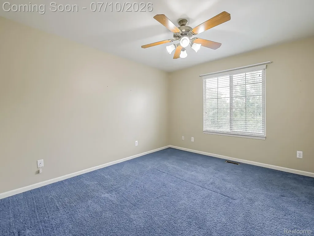 57492 Hawthorn Drive Washington Township MI 48094