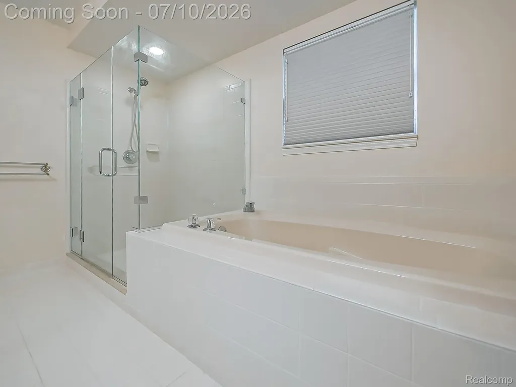 57492 Hawthorn Drive Washington Township MI 48094