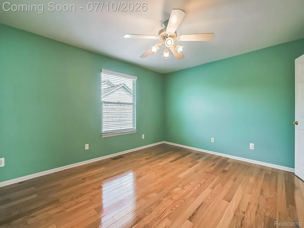 57492 Hawthorn Drive Washington Township MI 48094