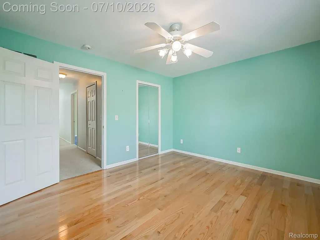 57492 Hawthorn Drive Washington Township MI 48094