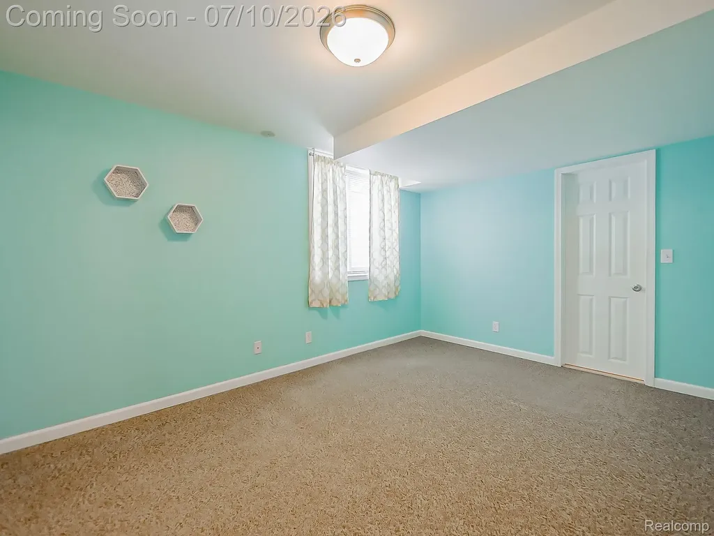 57492 Hawthorn Drive Washington Township MI 48094