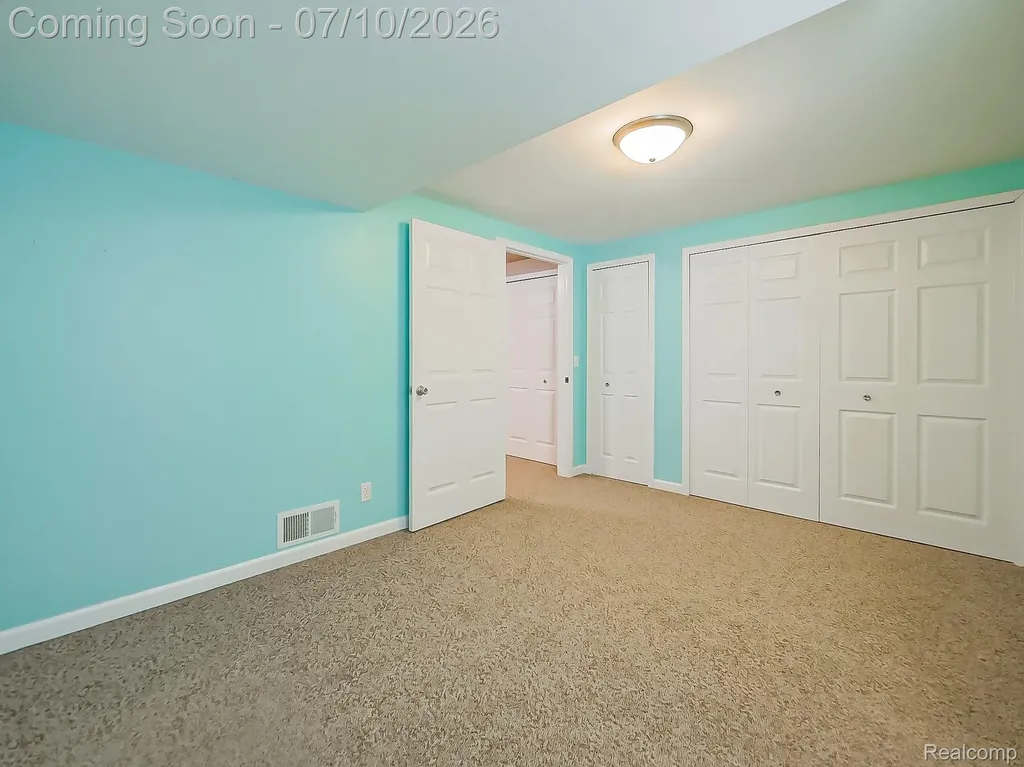 57492 Hawthorn Drive Washington Township MI 48094