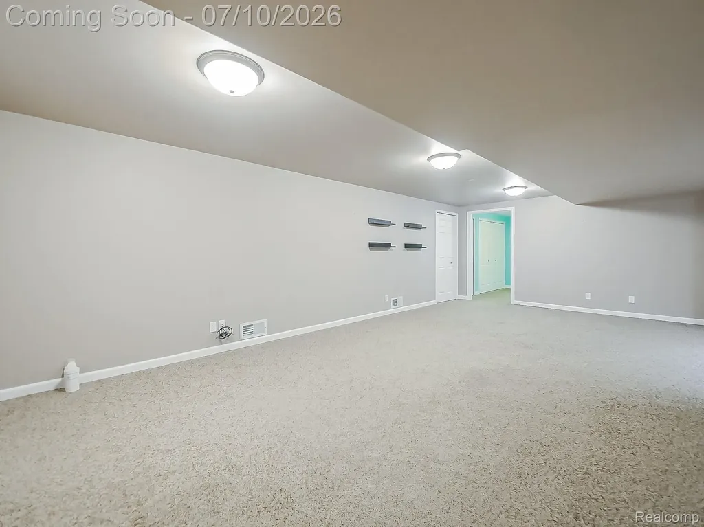57492 Hawthorn Drive Washington Township MI 48094