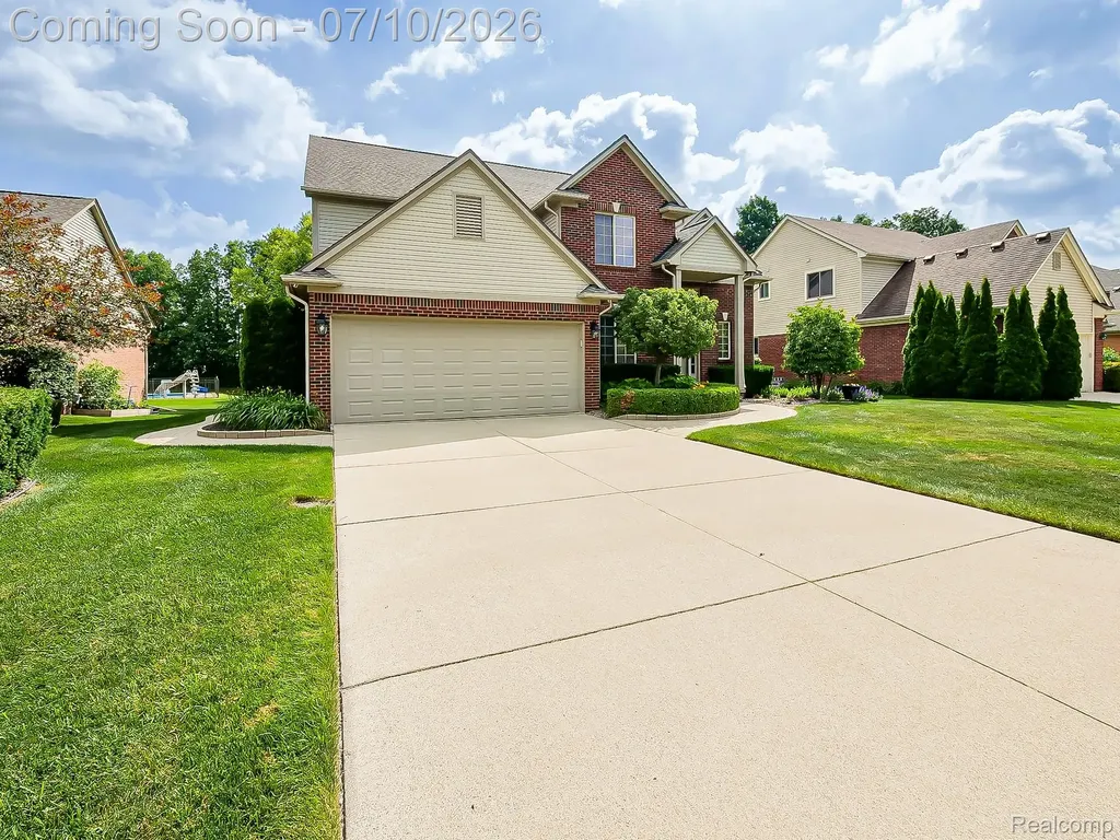 57492 Hawthorn Drive Washington Township MI 48094