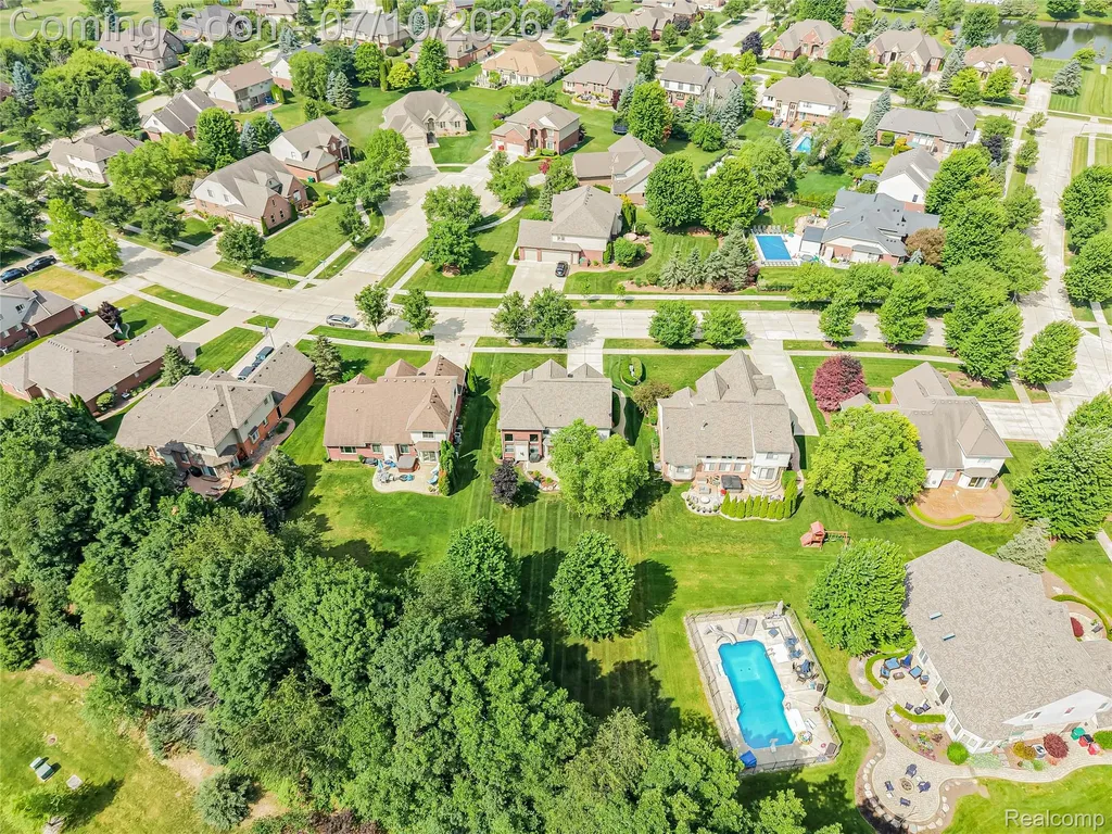 57492 Hawthorn Drive Washington Township MI 48094