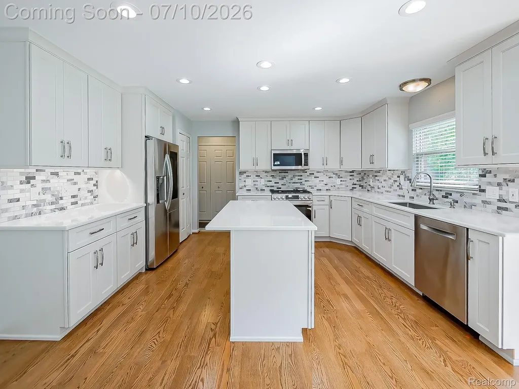 57492 Hawthorn Drive Washington Township MI 48094