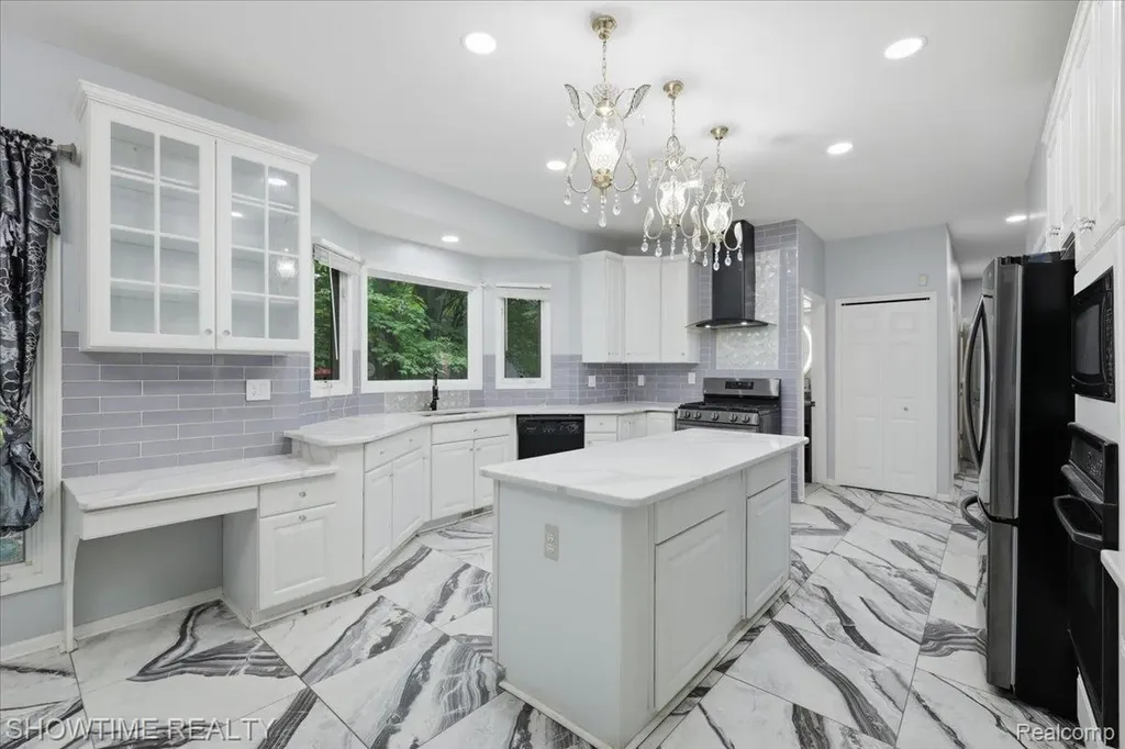 11656 Majestic Court Shelby Charter Township MI 48315
