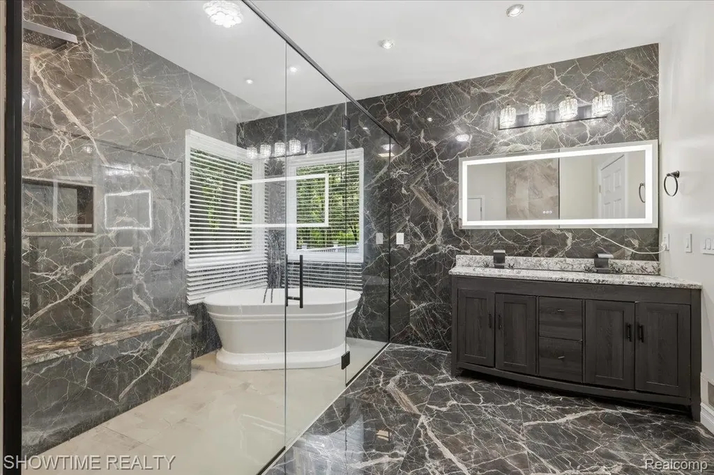 11656 Majestic Court Shelby Charter Township MI 48315