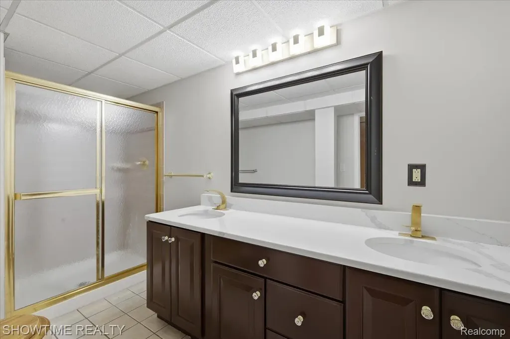 11656 Majestic Court Shelby Charter Township MI 48315