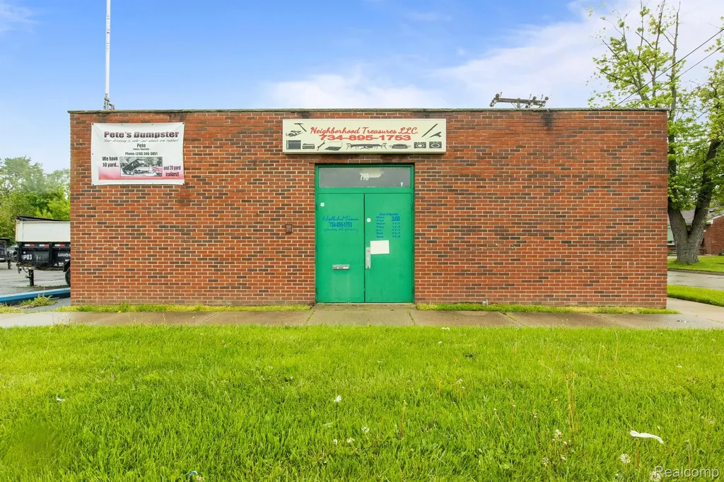 710 Middlebelt Road Inkster City MI 48141