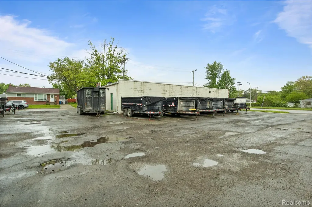 710 Middlebelt Road Inkster City MI 48141