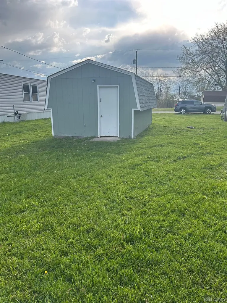 5412 Gracy Drive Standish Township MI 48658