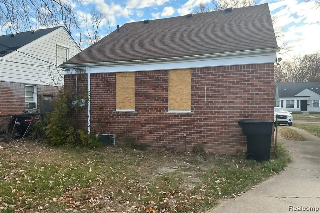 19957 Chapel Street Detroit City MI 48219