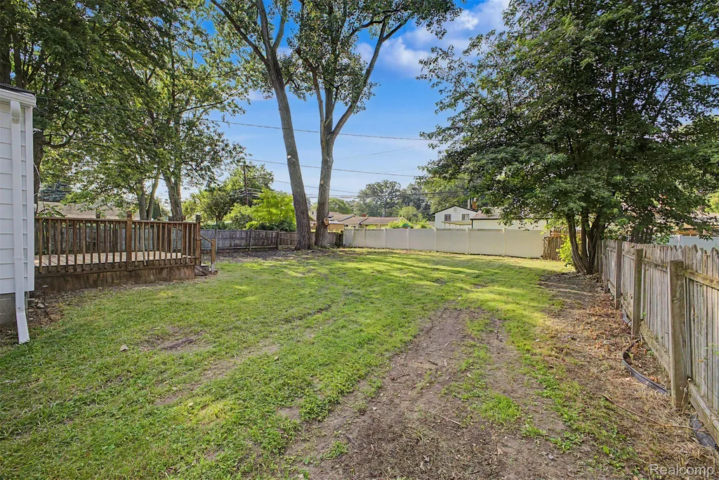 31765 Brown Street Garden City City MI 48135