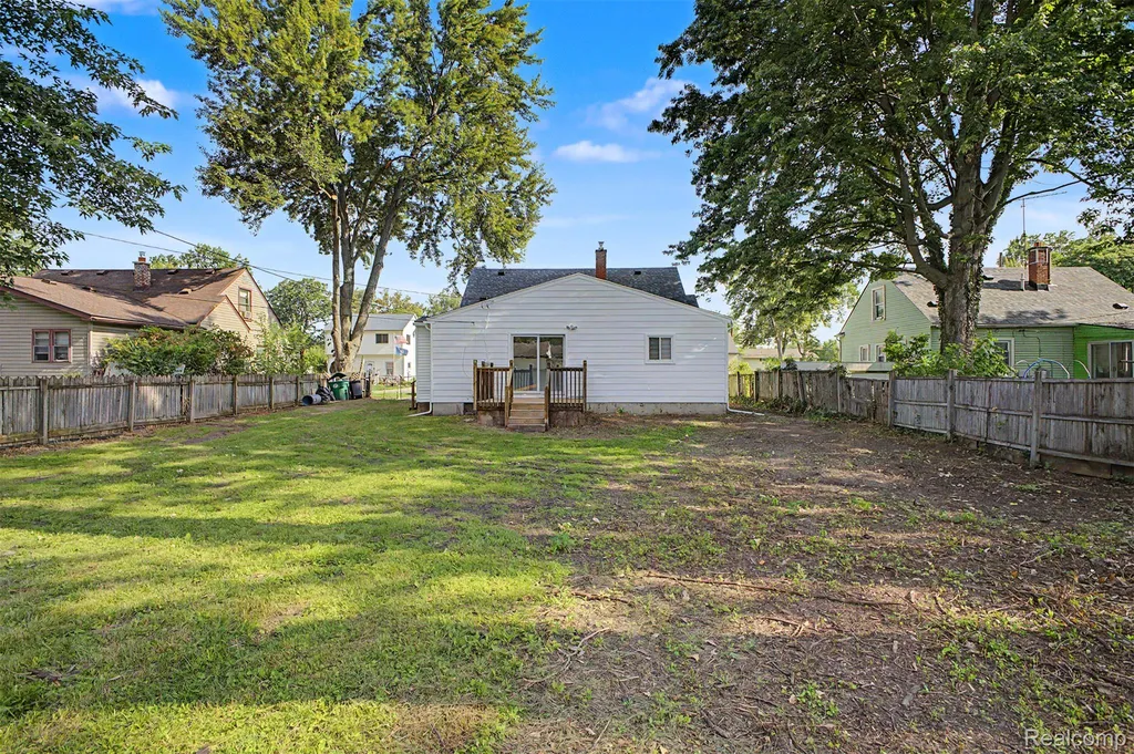 31765 Brown Street Garden City City MI 48135