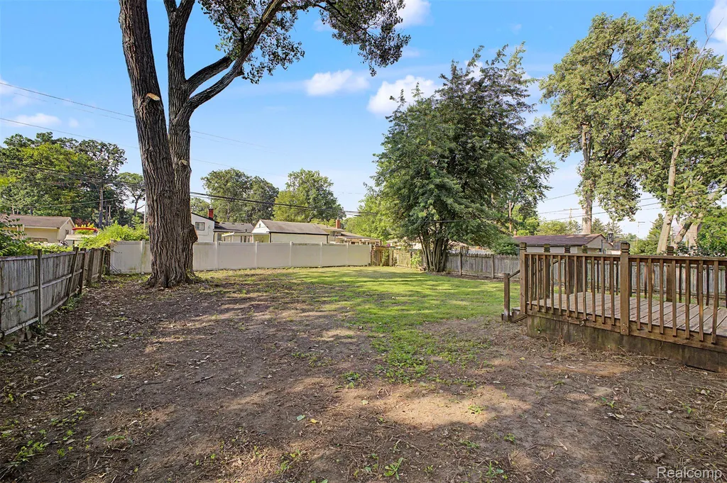 31765 Brown Street Garden City City MI 48135