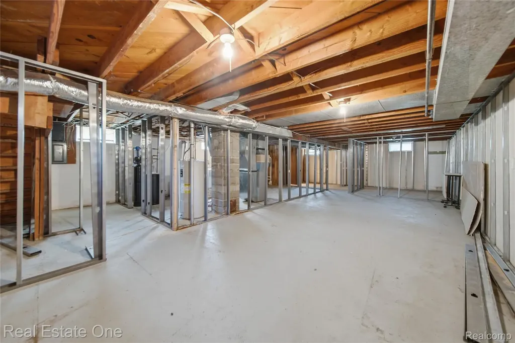 665 S Howell Street Pinckney Village MI 48169