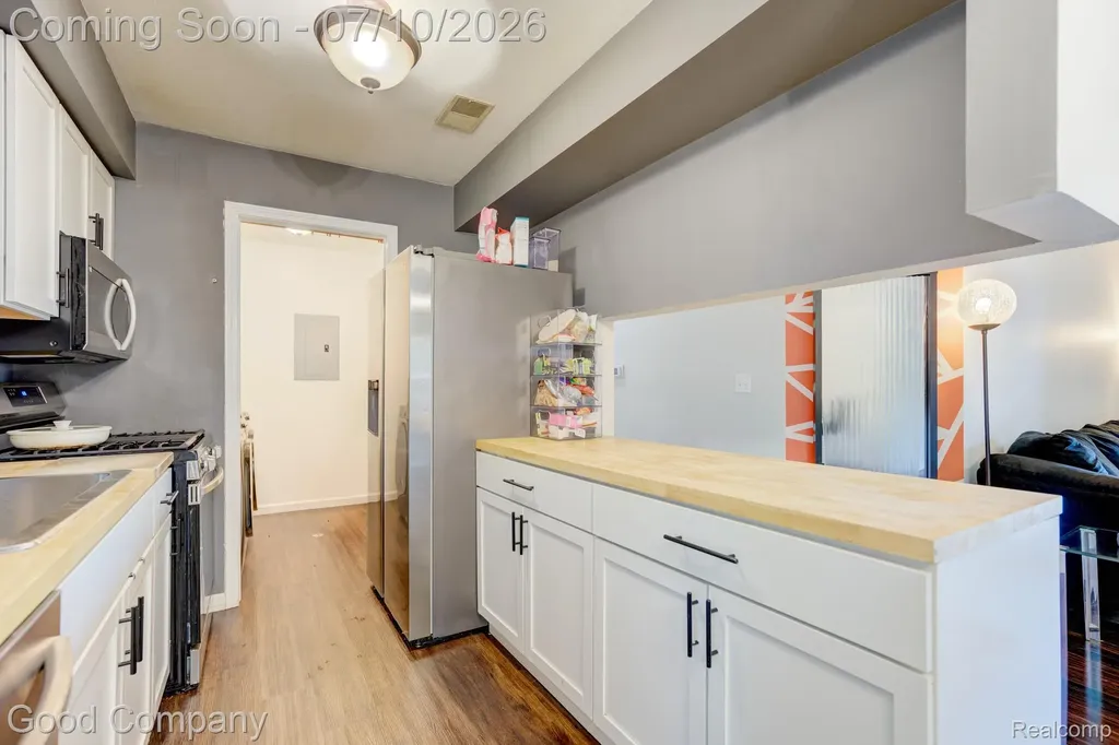 1525 Harbour Court Trenton City MI 48183