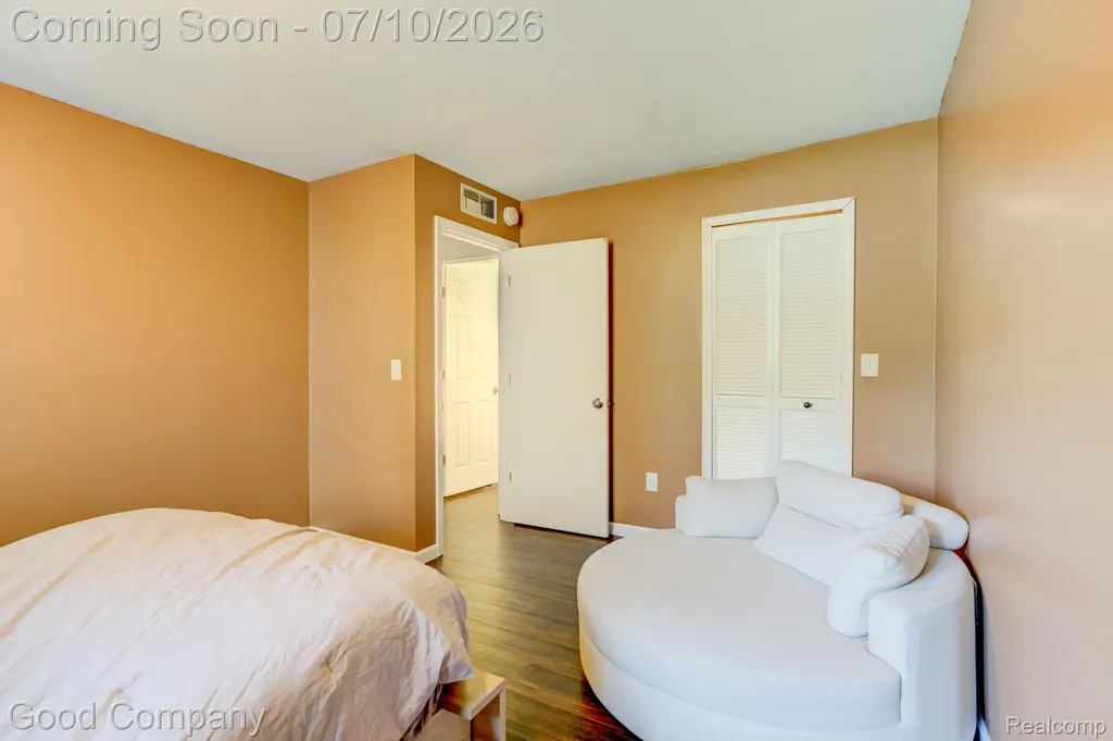 1525 Harbour Court Trenton City MI 48183