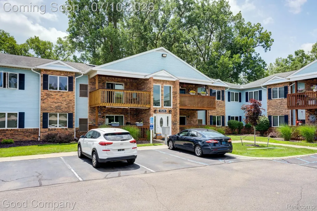 1525 Harbour Court Trenton City MI 48183