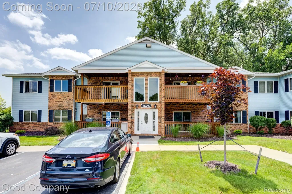 1525 Harbour Court Trenton City MI 48183