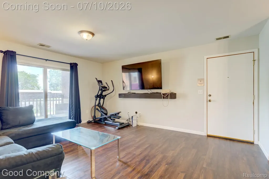 1525 Harbour Court Trenton City MI 48183