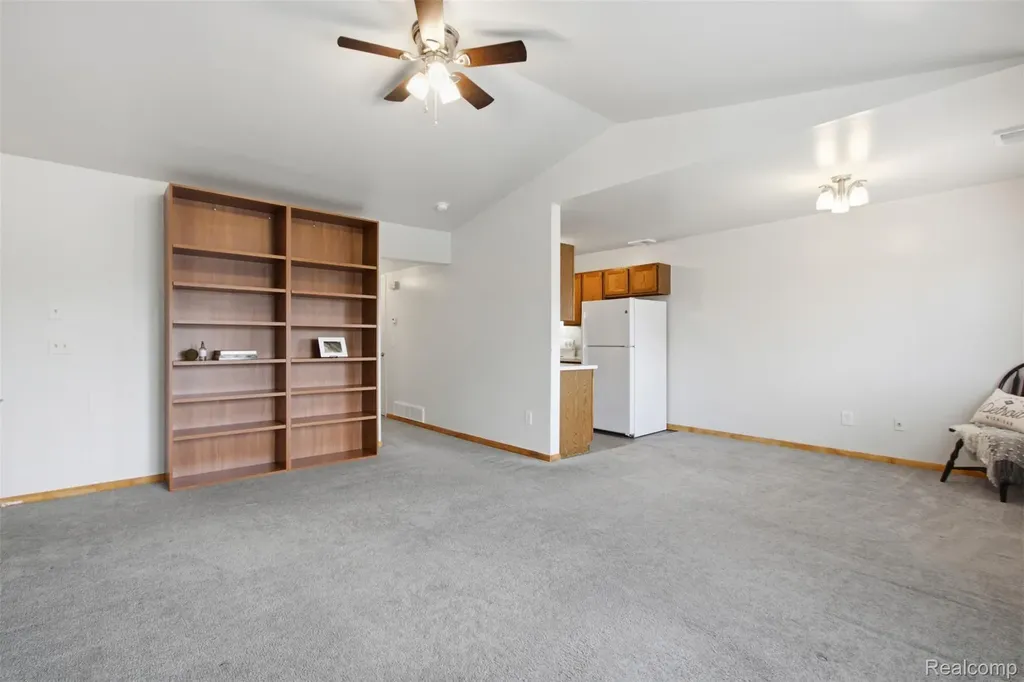 17447 Utica Oaks Lane Roseville City MI 48066