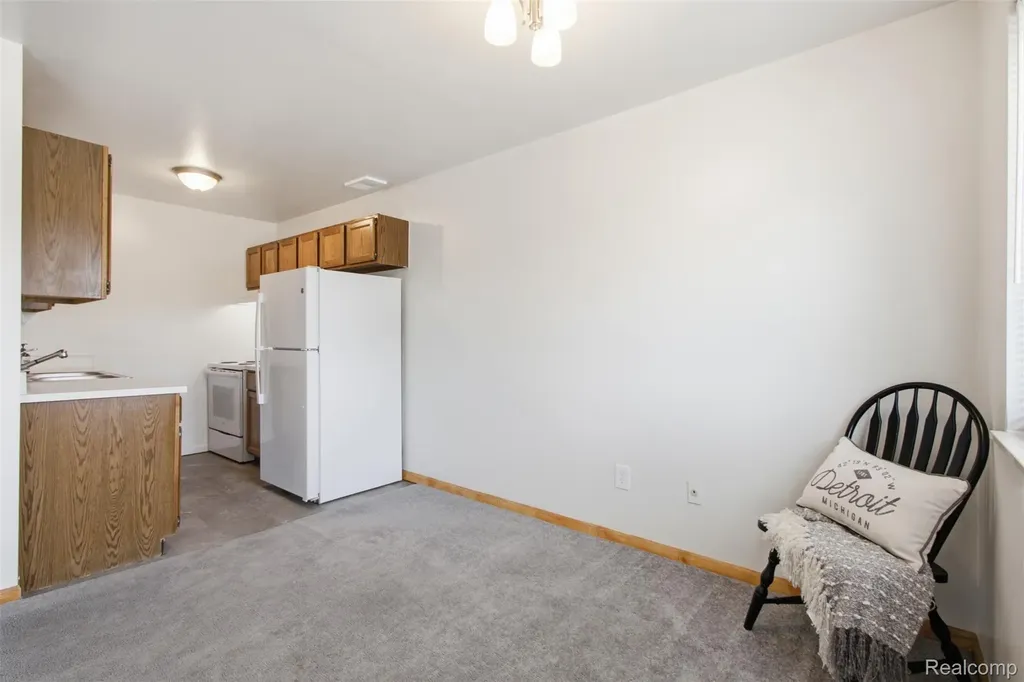 17447 Utica Oaks Lane Roseville City MI 48066