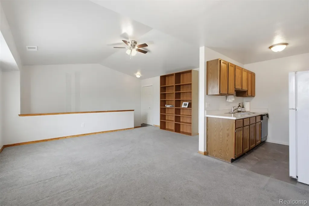 17447 Utica Oaks Lane Roseville City MI 48066