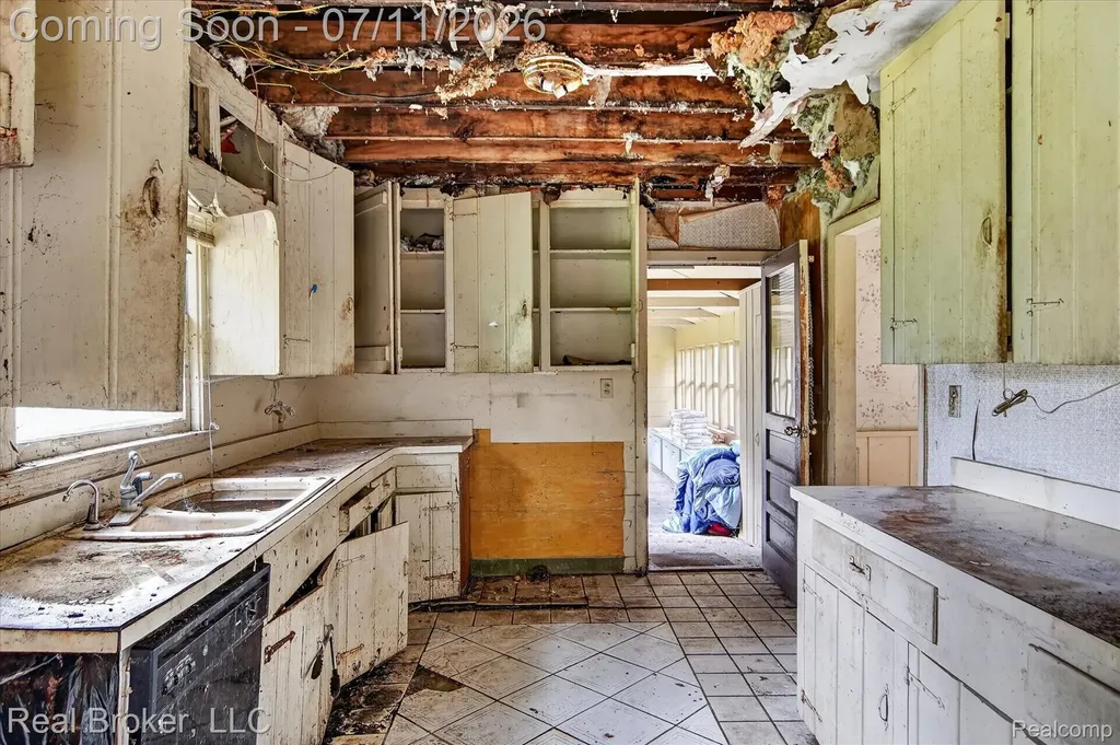 27483 Pontiac Trail Lyon Charter Township MI 48178