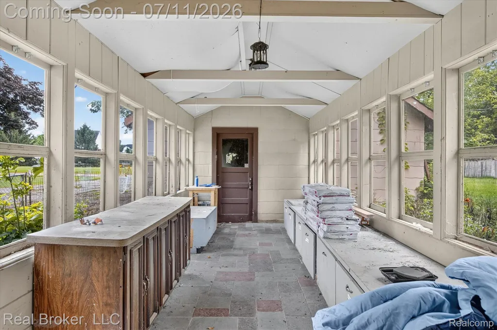 27483 Pontiac Trail Lyon Charter Township MI 48178