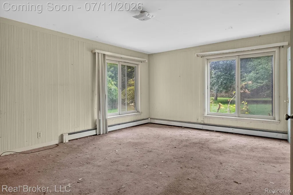 27483 Pontiac Trail Lyon Charter Township MI 48178