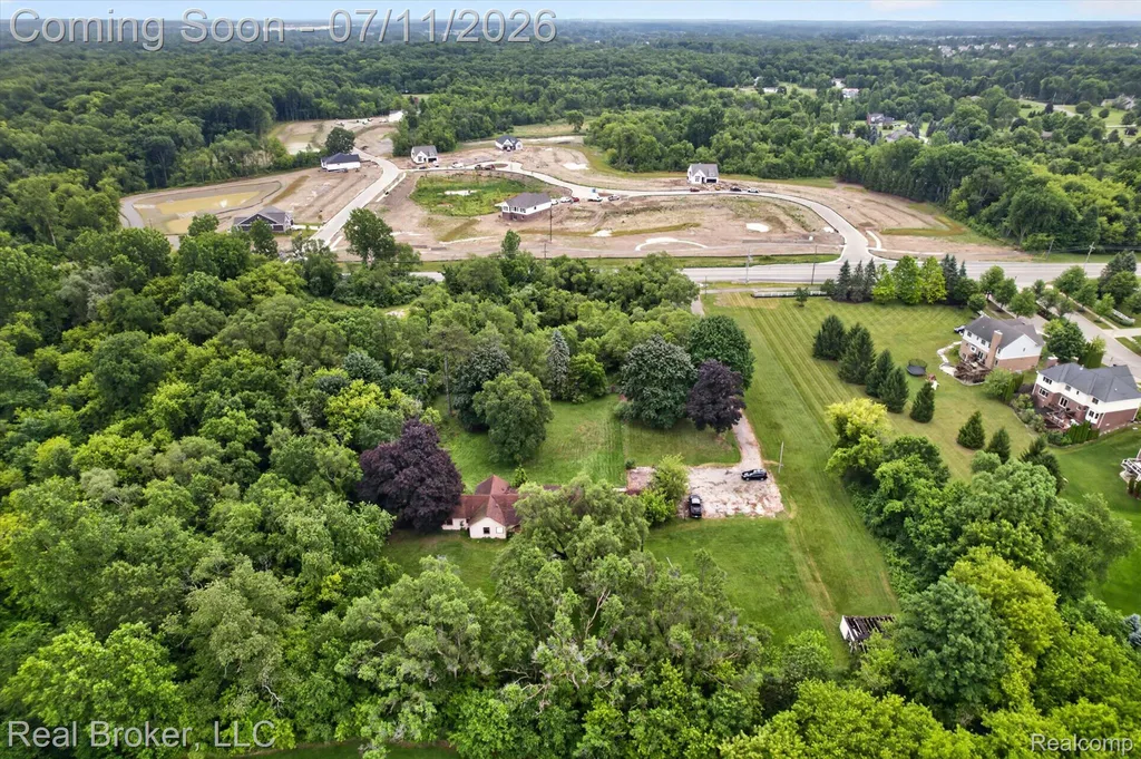 27483 Pontiac Trail Lyon Charter Township MI 48178