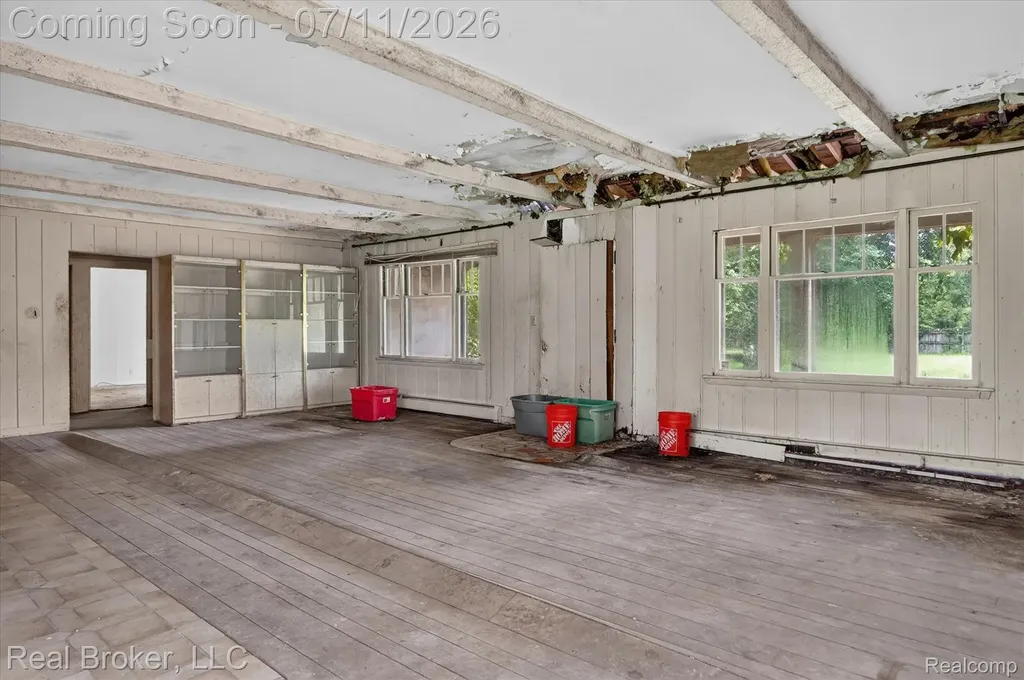 27483 Pontiac Trail Lyon Charter Township MI 48178