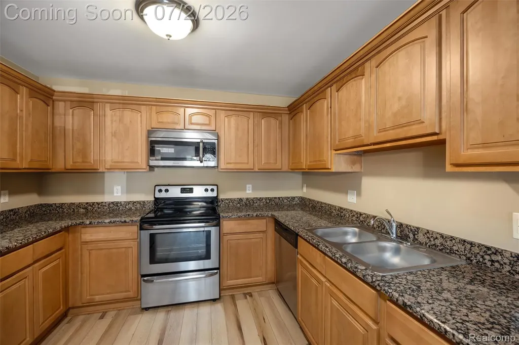11325 N Woods Drive Shelby Charter Township MI 48317