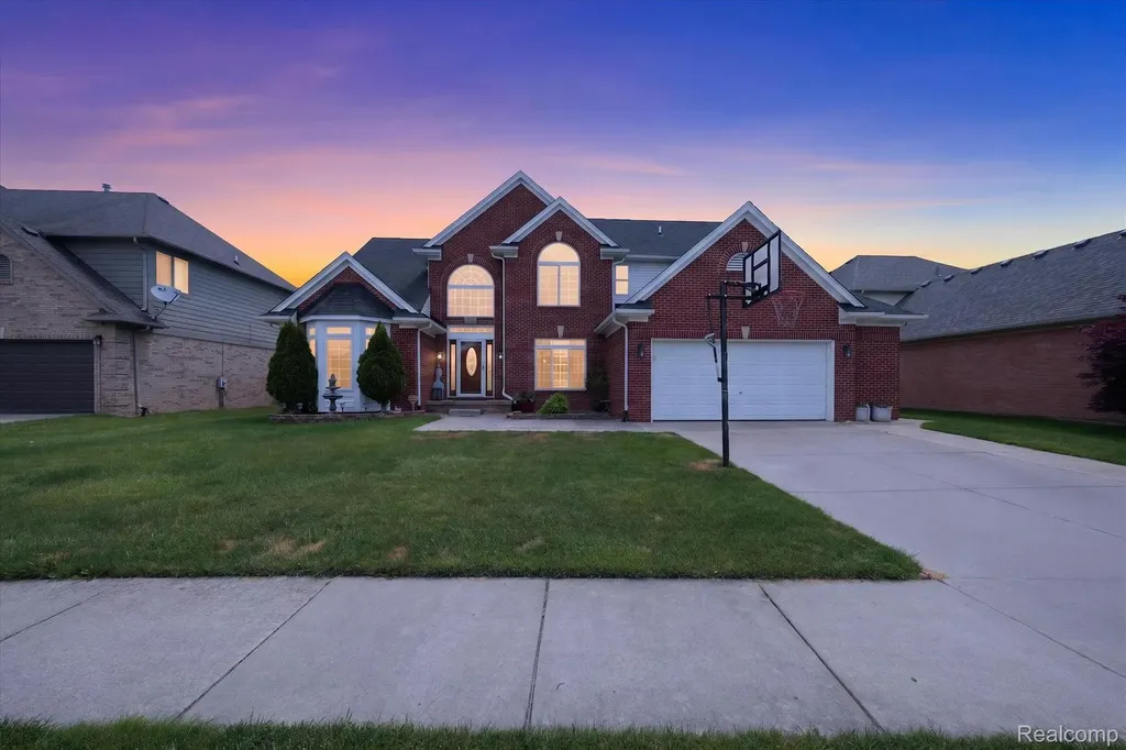 48166 Ellington Drive Macomb Township MI 48044