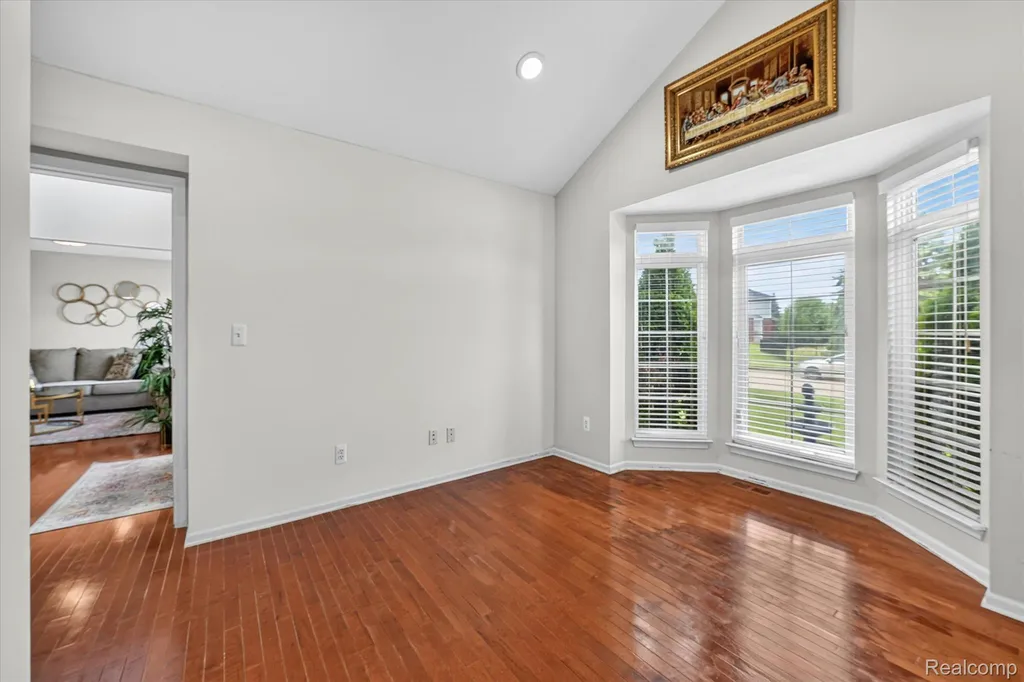 48166 Ellington Drive Macomb Township MI 48044