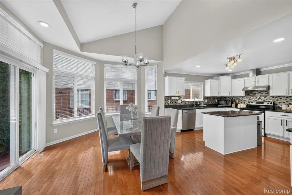 48166 Ellington Drive Macomb Township MI 48044