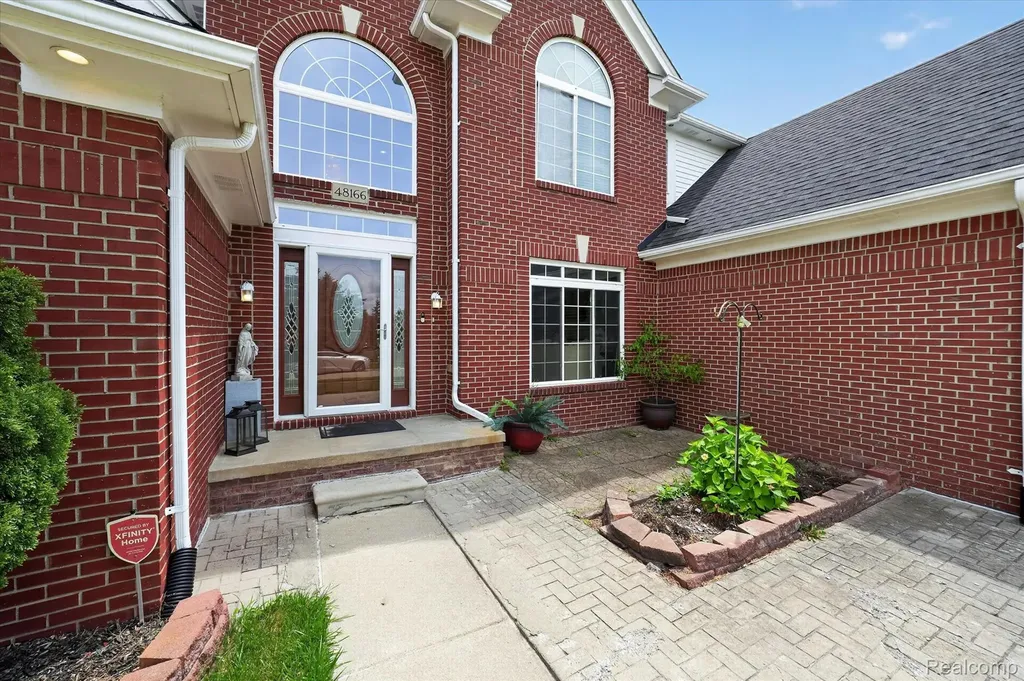 48166 Ellington Drive Macomb Township MI 48044