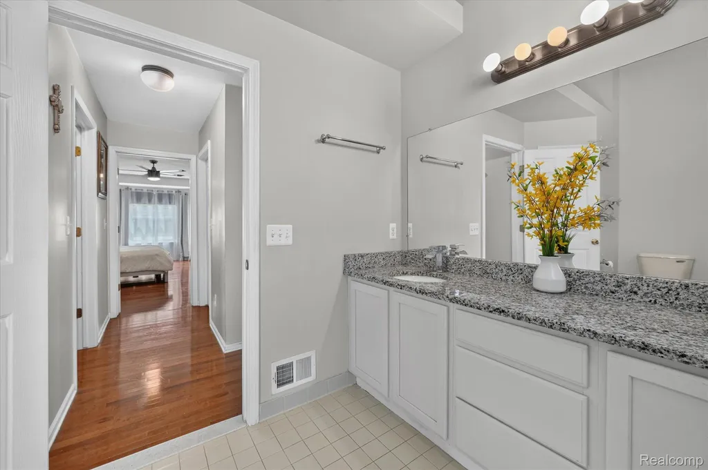 48166 Ellington Drive Macomb Township MI 48044
